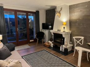Location Studio avec Jardin en Hameau II